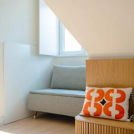 Chic 1br Duplex W/ac Santa Catarina | By Airnest ליסבון