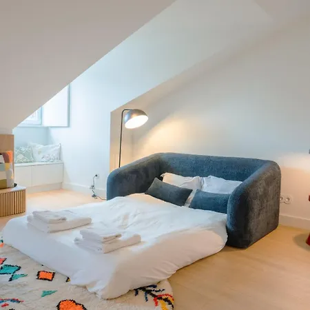 Chic 1br Duplex W/ac Santa Catarina | By Airnest דירה ליסבון