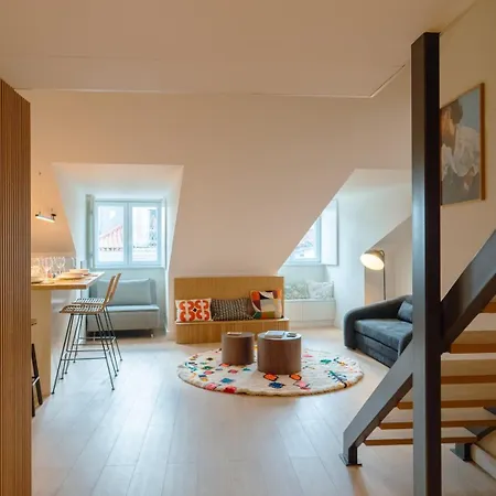 아파트 Chic 1br Duplex W/ac Santa Catarina | By Airnest 리스본