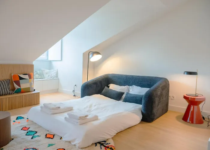 Chic 1br Duplex W/ac Santa Catarina | By Airnest شقة Lisboa