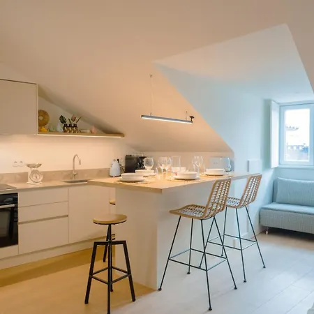 Апартаменты Chic 1br Duplex W/ac Santa Catarina | By Airnest Лиссабон